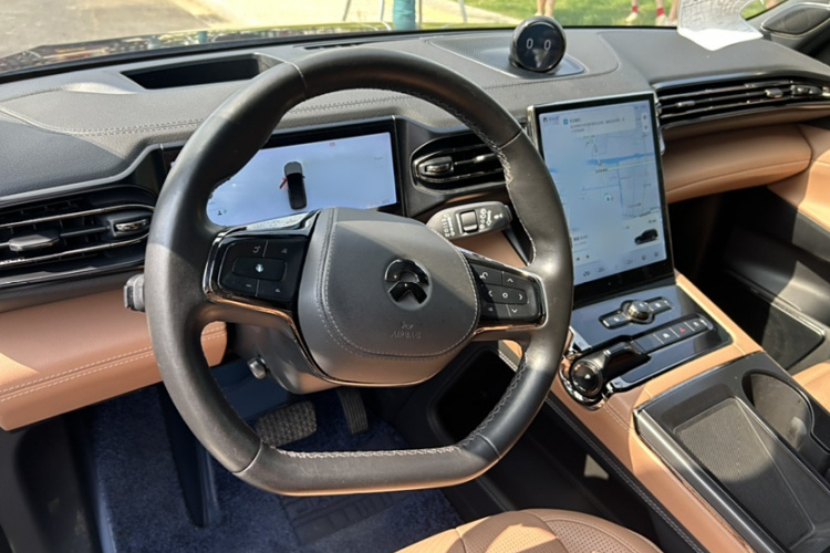 蔚来ES8 2020款 580KM 七座版中控内饰7007