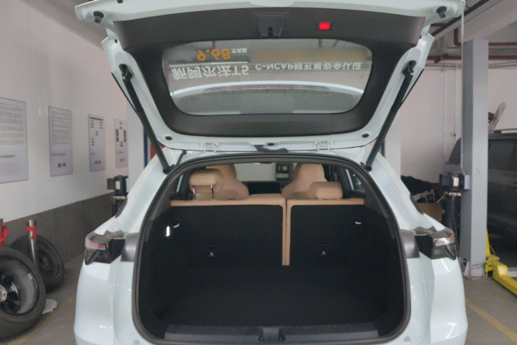 ARCFOX极狐 极狐 阿尔法T5(ARCFOX αT5) 2024款 660 MAX中控内饰23