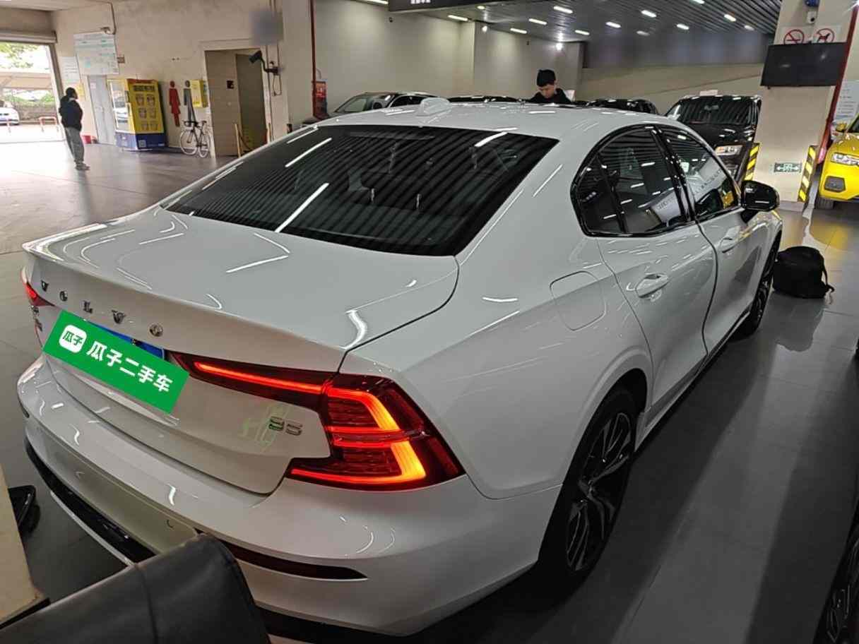 沃尔沃S60 2025款 B5 智雅运动版(4)