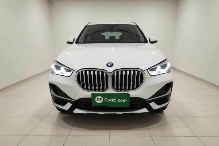 宝马X1 2020款 xDrive25Li 尊享型车身外观2