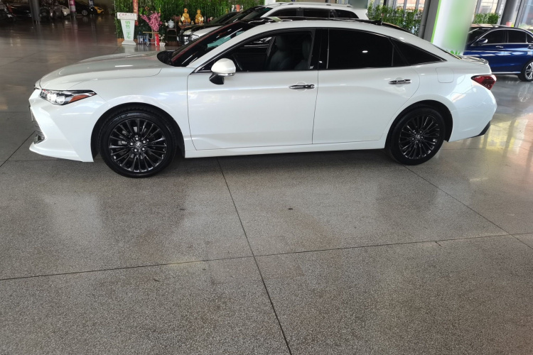 丰田 亚洲龙 2019款 2.5L Touring尊贵版 国VI车身外观4