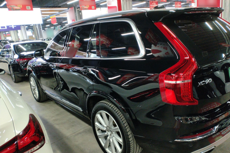 沃尔沃XC90 2019款 T6 智逸版 7座 国V车身外观4