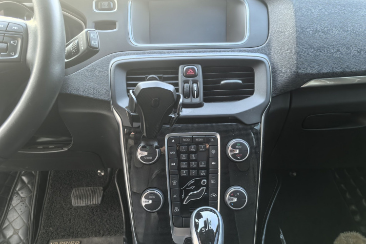 沃尔沃V40 2017款 T3 智逸版局部细节16