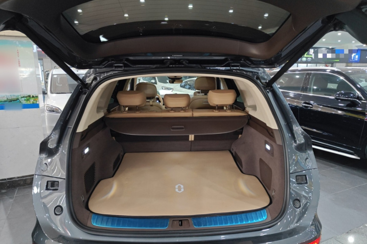 鸿蒙智行 问界M7 2024款 1.5T 智驾四驱Max版 5座机舱底盘23