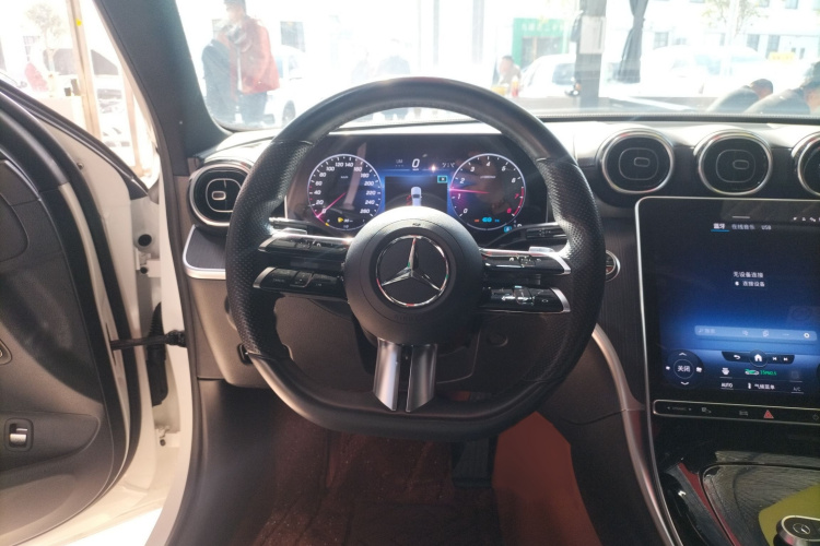 奔驰C级 2022款 C 200 L 运动版局部细节13