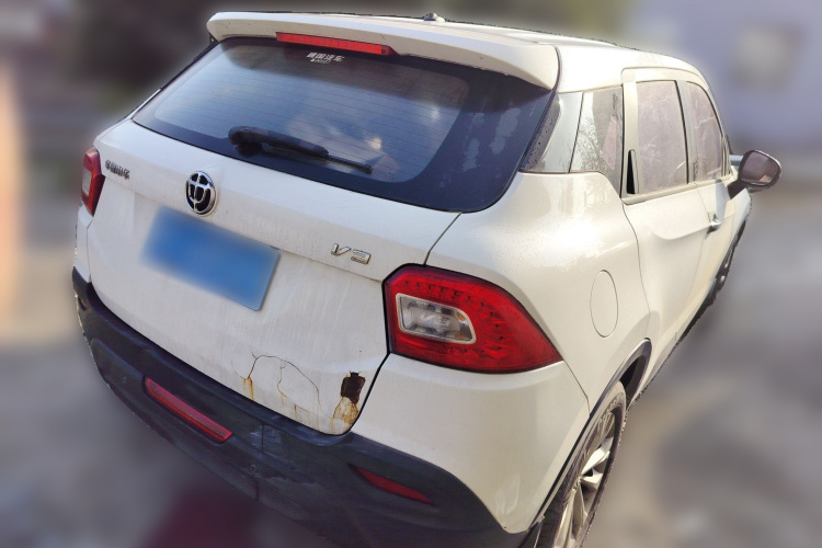 中华V3 2015款 1.5L 手动基本型车身外观7