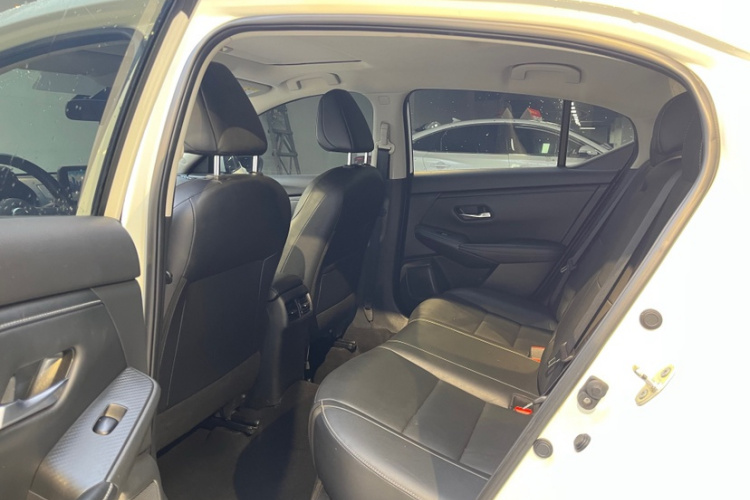 日产 轩逸 2022款 1.6L XL CVT悦享版中控内饰7005