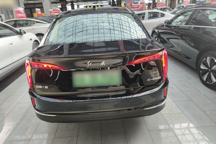 红旗E-QM5 2022款 431km 充电乐享版车身外观6