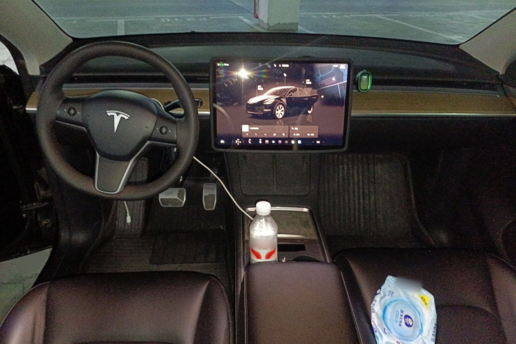 特斯拉 Model Y 2022款 改款 后轮驱动版中控内饰12