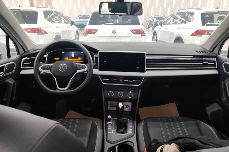 大众 途观L 2022款 330TSI 自动两驱舒享版中控内饰12