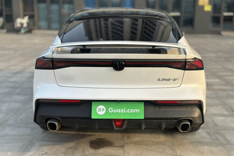 长安UNI-V 2022款 1.5T 尊贵型车身外观6003