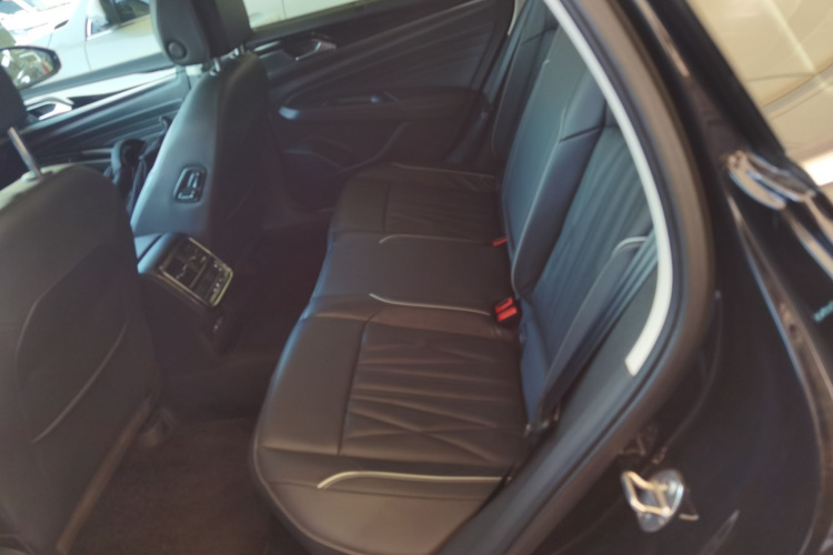 大众 帕萨特 2023款 改款 330TSI 豪华版中控内饰21