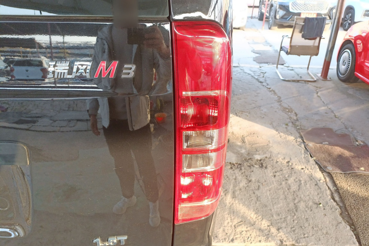 江淮瑞风 瑞风M3 2022款 创客版 1.5T 豪华型车身外观9