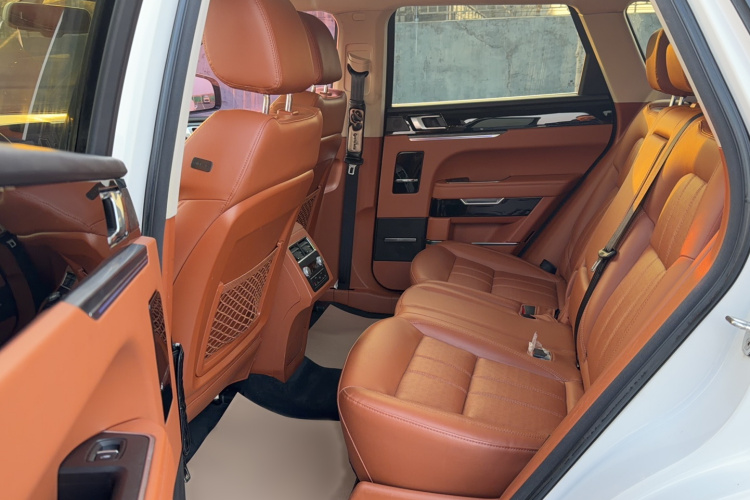 众泰T700 2017款 1.8T 双离合尊贵型贺岁版中控内饰7002