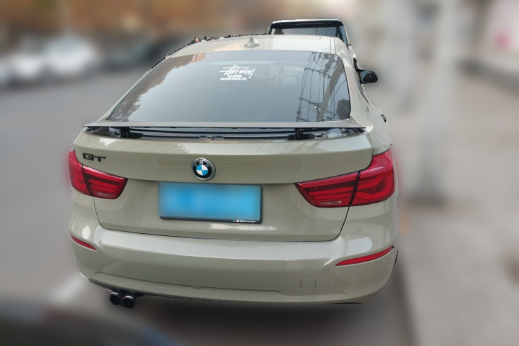 宝马3系GT 2017款 320i 时尚型车身外观6