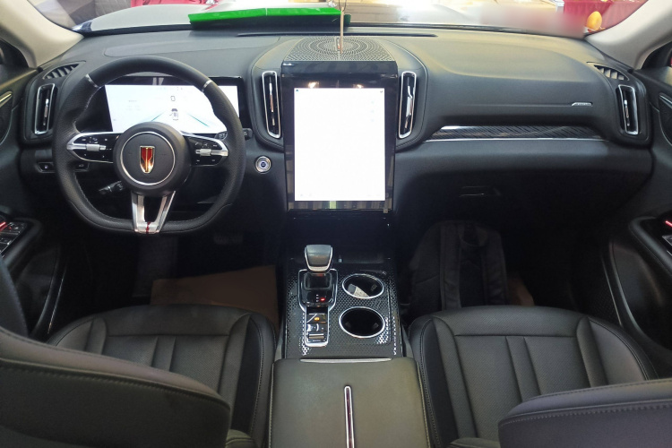红旗HS3 PHEV 2024款 PHEV 115km 劲为版中控内饰7002
