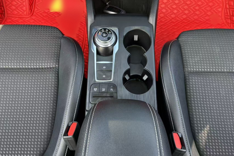 福特 福克斯 2020款 两厢 EcoBoost 180 自动锋潮型中控内饰7009