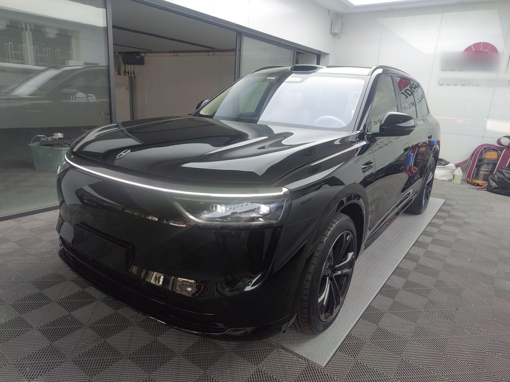 鸿蒙智行 问界M8 2025款 增程 Max+版 53.4kWh 6座版