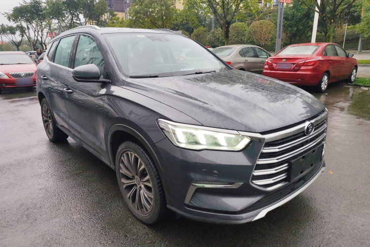 比亚迪 宋Pro新能源 2019款 DM 1.5T 四驱性能版旗舰型车身外观3