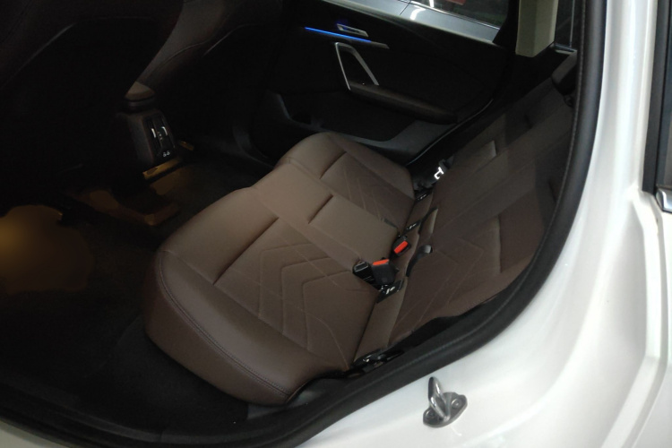 宝马iX1 2023款 eDrive25L M运动套装中控内饰7004