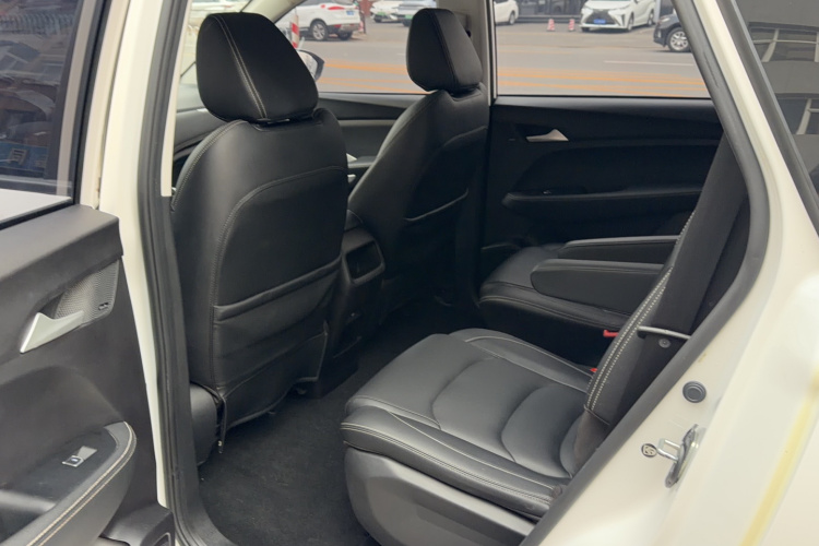 宝骏530 2021款 全球车周年纪念版 1.5T 手动豪华型 6座中控内饰7002