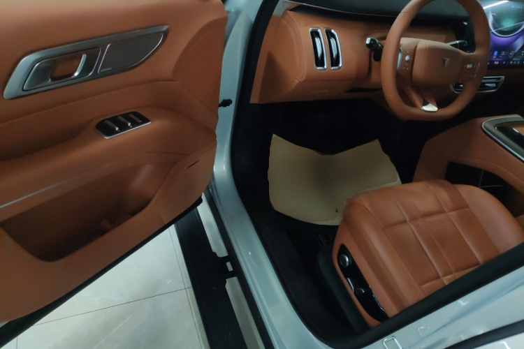 深蓝汽车 深蓝S09 2025款 四驱Ultra+ 高定版中控内饰20