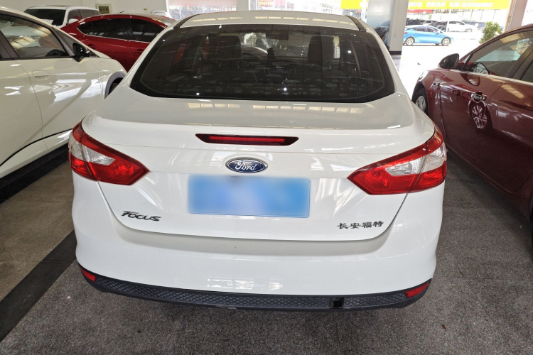 福特 福克斯 2012款 三厢 1.6L 自动舒适型车身外观6