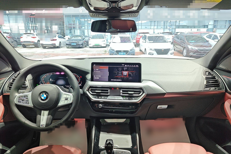 宝马X3 2022款 改款二 xDrive30i 尊享型 M曜夜套装中控内饰7005