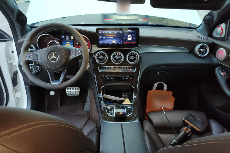 奔驰GLC轿跑 2017款 GLC 200 4MATIC 轿跑SUV中控内饰12