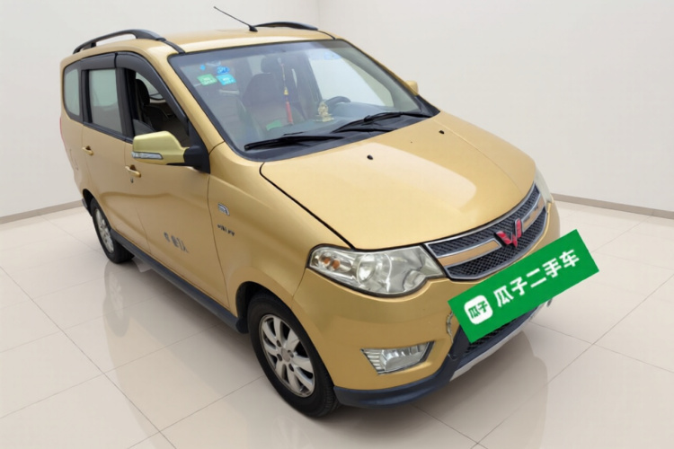 五菱汽车 五菱宏光 2014款 1.5L S标准型车身外观3