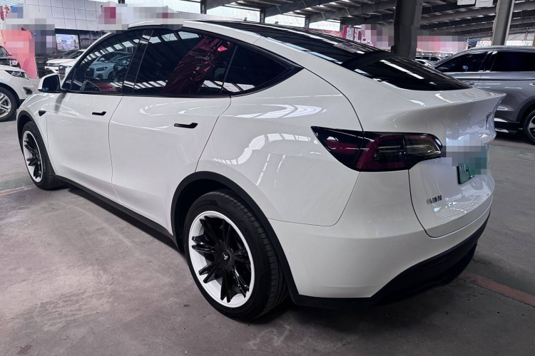 特斯拉 Model Y 2021款 长续航全轮驱动版车身外观6006