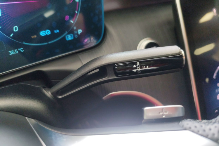 奔驰C级 2022款 C 200 L 运动版局部细节18