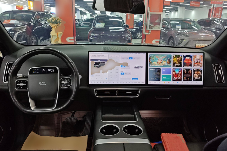 理想汽车 理想L8 2023款 Pro中控内饰7002