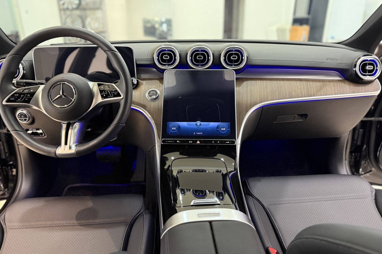 奔驰C级 2022款 C 260 L中控内饰7001