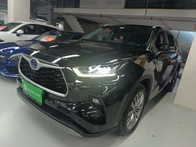 丰田 汉兰达 2022款 双擎 2.5L 四驱尊贵版 7座