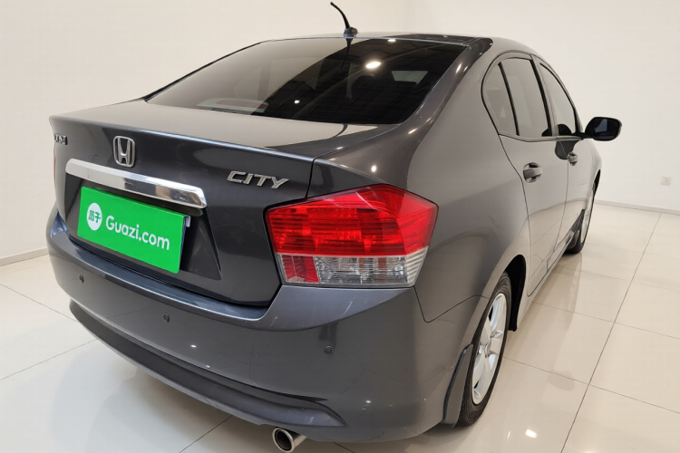 本田 锋范经典 2008款 1.5L 自动精英版车身外观7