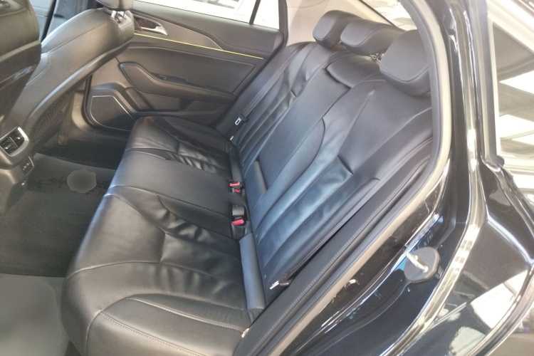 红旗H5 2022款 经典款 改款 1.5T DCT旗韵版中控内饰21