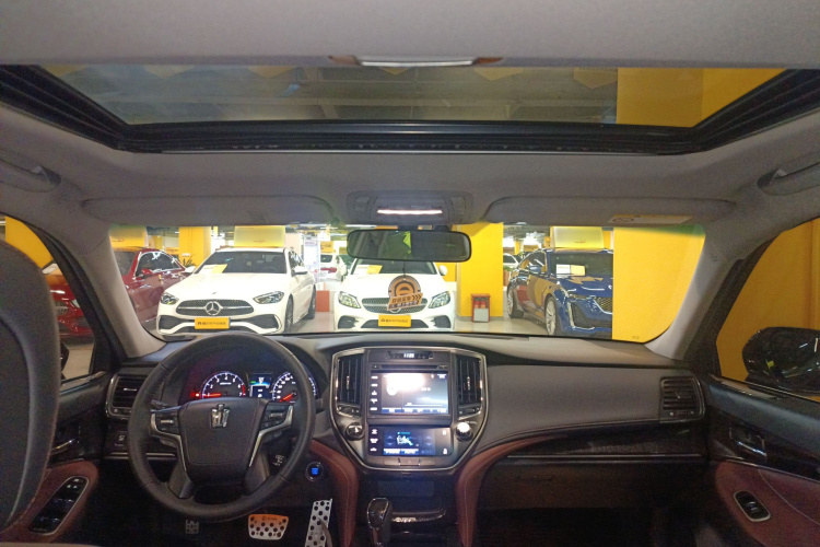 丰田 皇冠 2018款 2.0T 运动版局部细节22