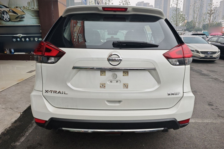 日产 奇骏 2021款 2.0L CVT 2WD XL ITS舒适纪念版车身外观6