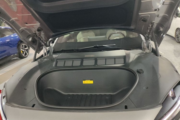 小米汽车 小米YU7 2025款 超长续航高性能四驱Max版局部细节24