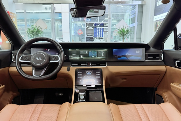 理想汽车 理想ONE 2020款 增程6座版中控内饰7001