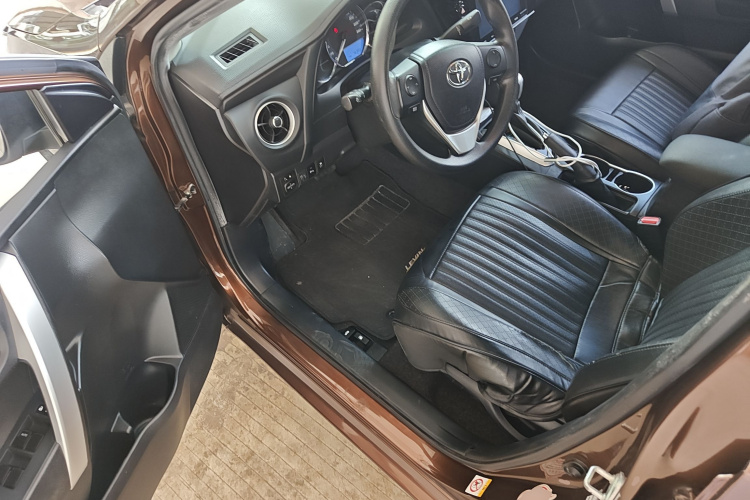 丰田 雷凌 2017款 改款 185T CVT精英版 国V中控内饰20