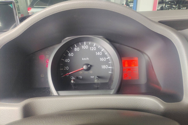 日产NV200 2016款 改款 1.6L CVT尊享型局部细节14