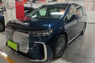 岚图汽车 岚图梦想家 2025款 PHEV 四驱旗舰鲲鹏版