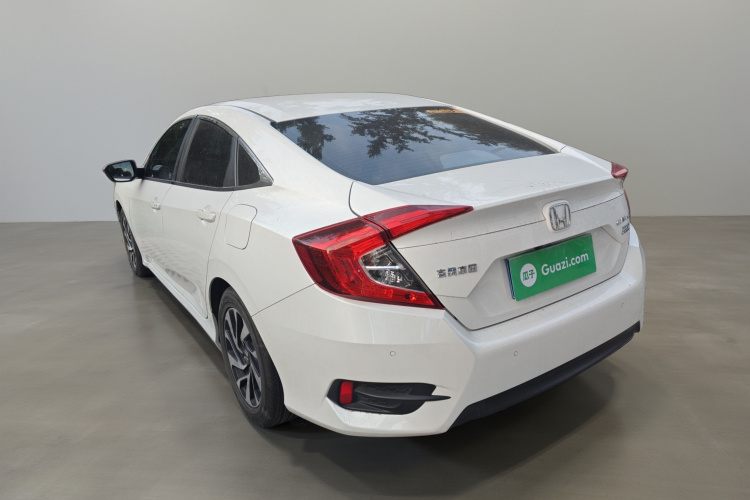 本田 思域 2016款 220TURBO 手动豪华版车身外观5