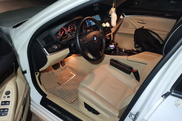 宝马5系 2011款 523Li 豪华型中控内饰7003