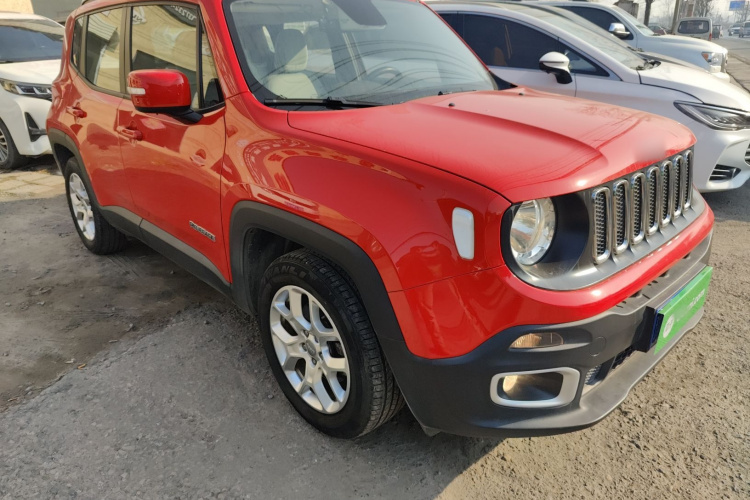 Jeep 自由侠 2016款 1.4T 自动劲能版+车身外观3