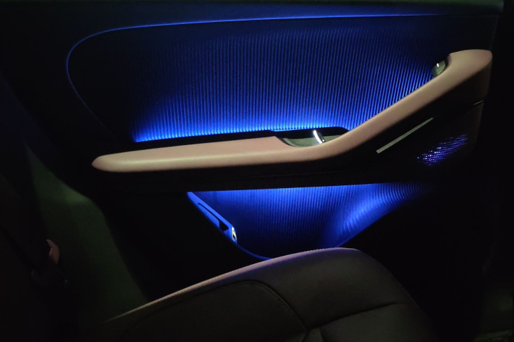 蔚来ET5 2022款 75kWh中控内饰7006