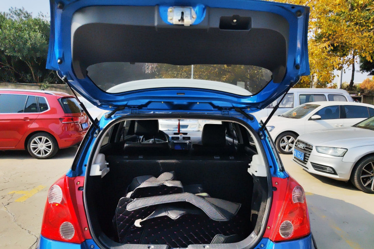 铃木 雨燕 2015款 1.5L 自动限定版局部细节23