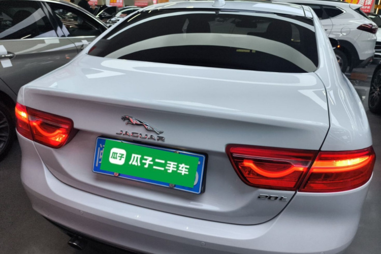 捷豹XEL 2019款 2.0T 200PS 尊享版车身外观6